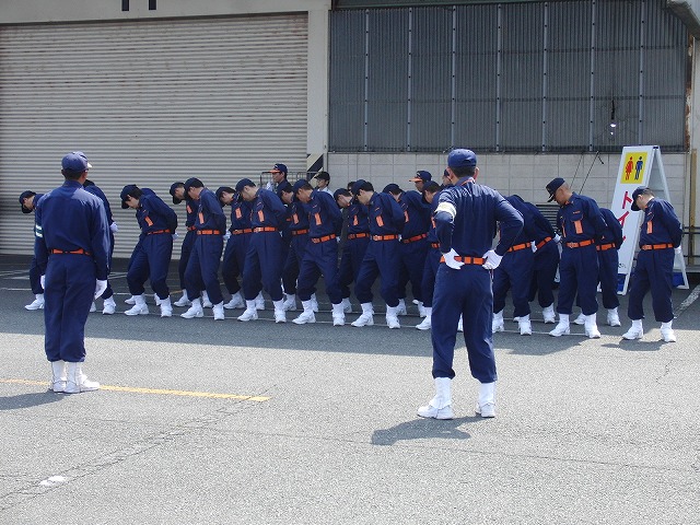 暑い中での消防団の富士地区大会_f0141310_7211675.jpg