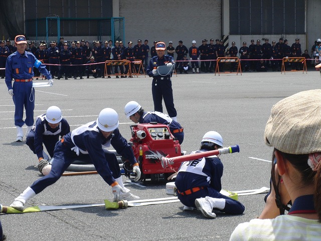 暑い中での消防団の富士地区大会_f0141310_7245189.jpg