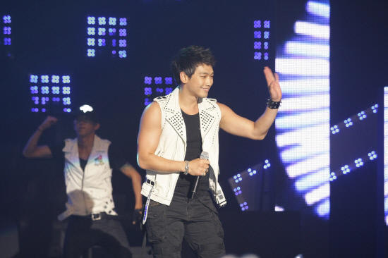  2011 RAIN TOUR THE BEST SHOW公式ツアー発表_c0047605_6547100.jpg
