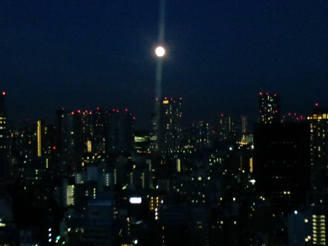 すごいとこから満月みたよ!!_a0088007_232427.jpg