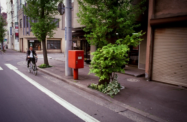 #273「自転車が来る」_d0169755_18325069.jpg