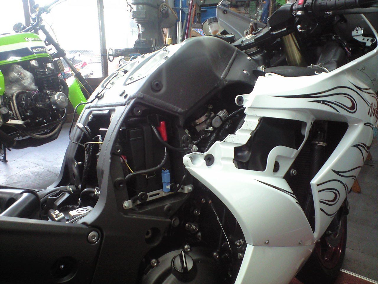 ZZR1400 新車整備_a0163159_2384891.jpg