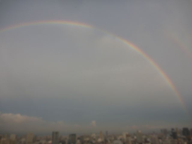 You can see the rainbow_b0054727_2125929.jpg