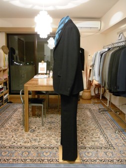 “ネイビー&ホワイト” ~夏の定番色を誂えておく~ 「Sartoria PLUM」 編_c0177259_18571588.jpg