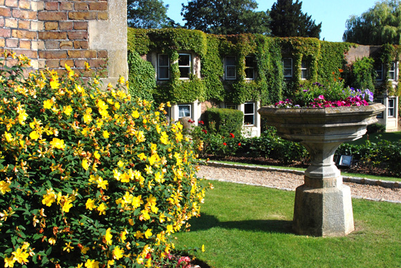 UK2011 part7, 貴族の館ホテル・The Oakley Court Hotel_e0231876_20515385.jpg