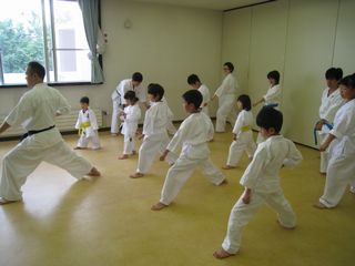 日曜空手は新琴似教室 初の組手!_c0118332_13165390.jpg