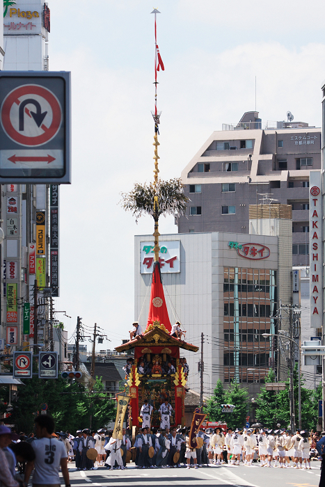 山鉾巡行・その1(長刀鉾~函谷鉾)_f0155048_21274848.jpg
