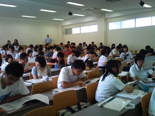 《　ブロードバンド予備校　公開授業　in 西南学院大学　》_e0177961_23253140.jpg