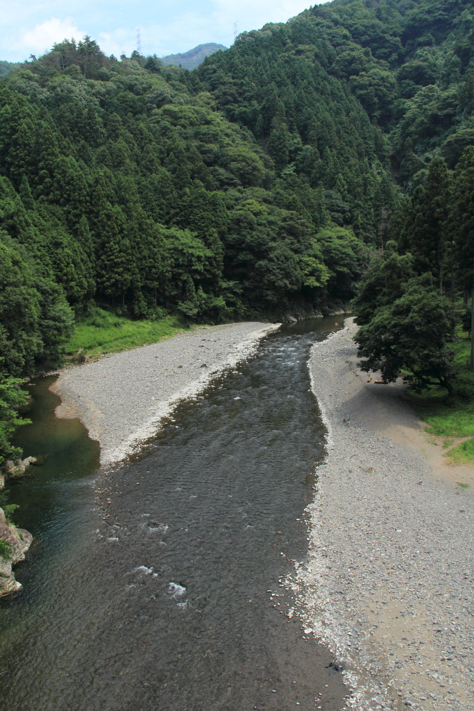 　　多良峡は涼しそう_f0129465_14243911.jpg