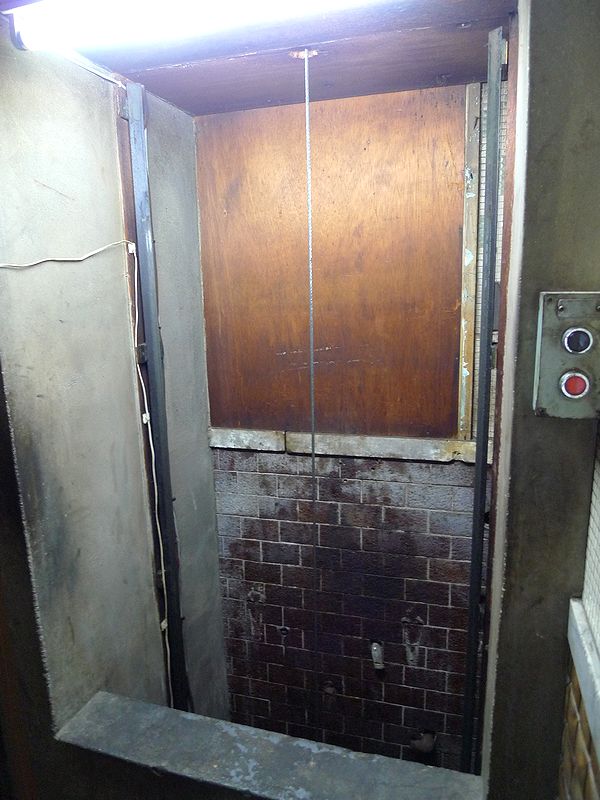 飛田新地 廓 百番(現 鯛よし百番)_f0139570_22355382.jpg