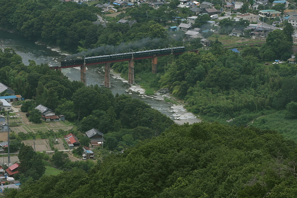 蒸し暑い日にも黒煙 - 2011年盛夏・秩父 -_b0190710_2225132.jpg