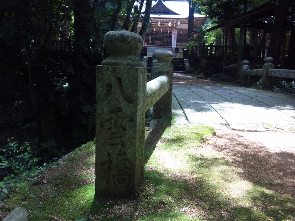 太陽の通り道　多伎神社　（森に住む小さなモデル）_e0165472_21535320.jpg