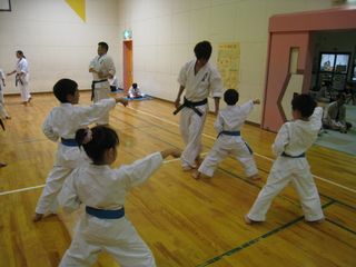 新発寒道場 強くなる秘訣は基本稽古!_c0118332_21573398.jpg