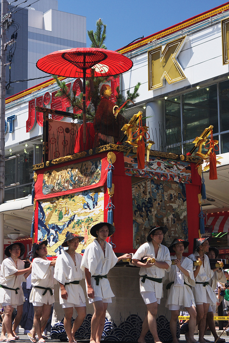 山鉾巡行・その3(太子山~綾傘鉾)_f0155048_2259697.jpg