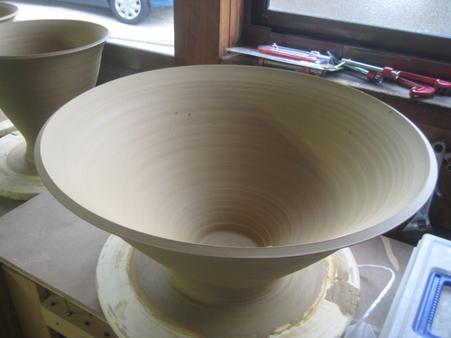 大き目の花器の作り込み。_d0195183_052355.jpg