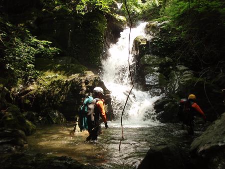 四国　石鎚山系　老ノ川支流　雪瀑谷溯行　初日。_d0180595_1659869.jpg