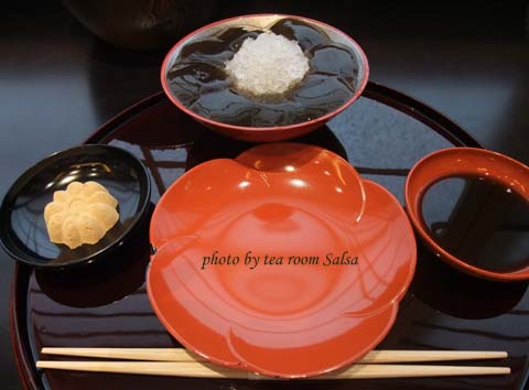 原宿でとろんとろんわらび餅を Tea Room 茶累茶 原宿でとろんとろんわらび餅を Tea Room 茶累茶