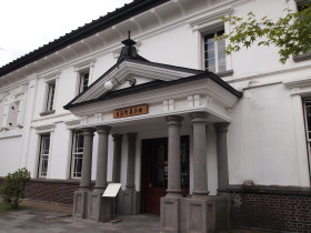 5軒目は、サロン・ド・甚兵衛(弘前市)*弘前バル街vol.1~あとバル_b0147224_1052545.jpg