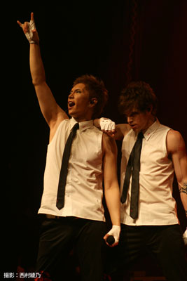 GACKT率いるバンド「YELLOW FRIED CHICKENz (YFC)」欧州ツアー