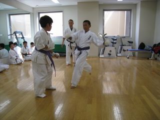 宮の沢・麻生 土曜空手 審査会と気合!_c0118332_2224179.jpg