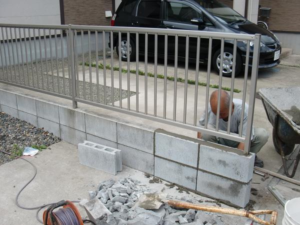 フェンス、ブロック修理　～　完成ですぅ。_d0165368_6165819.jpg
