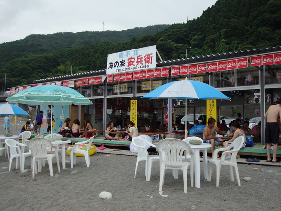 浜茶屋元気に営業中!_d0235898_1223764.jpg