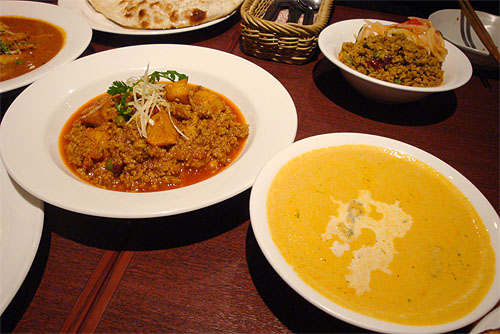 まさに『バターチキンとギターの会』_c0137404_2329492.jpg