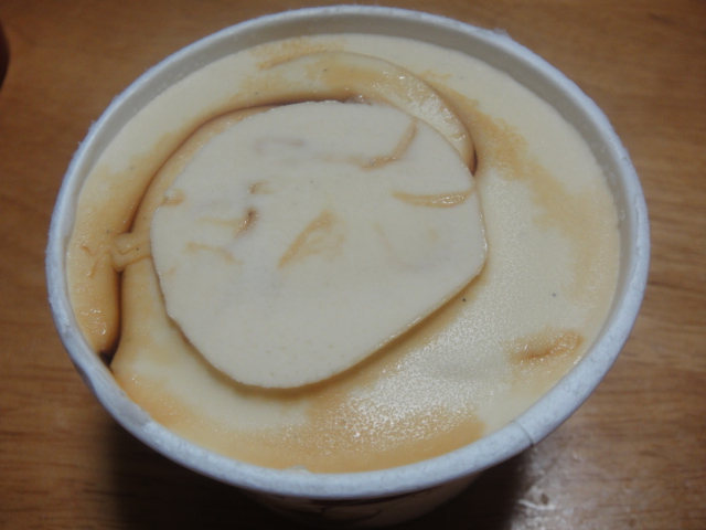 ヴァニラプディング味のアイスクリーム、とても美味しいんです。_d0230658_4351553.jpg