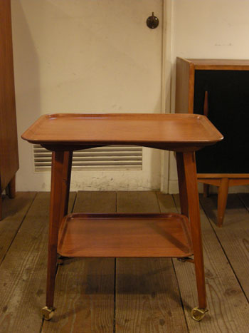 カートテーブル (DENMARK)_c0139773_18275730.jpg