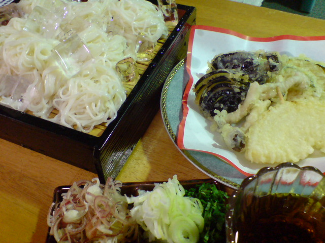 新鮮夏野菜とまかないそうめん。_d0182179_17371328.jpg