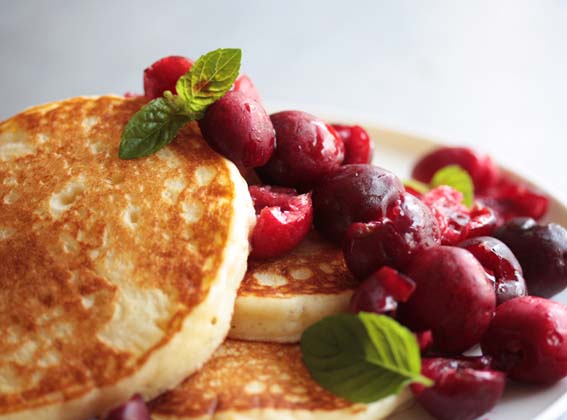 Buttermilk Pancakes With Fresh Cherries チェリー・バターミルクパンケーキ_a0156992_21341555.jpg