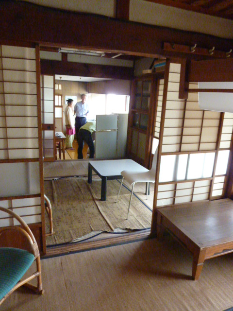 シェアハウスをめぐる嵐のような1ヶ月余りを終えて(2)_a0080610_843686.jpg