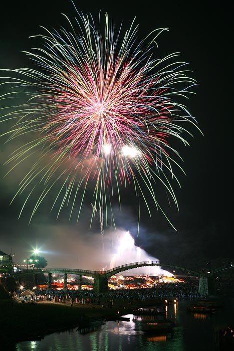 一昨年の花火（錦帯橋）_b0084353_23335952.jpg