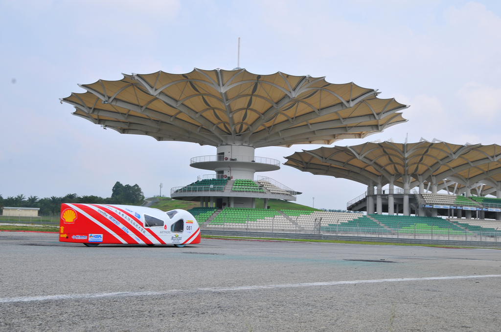 自動車部：Shell Eco-marathon Asia 2011_d0004858_1629853.jpg