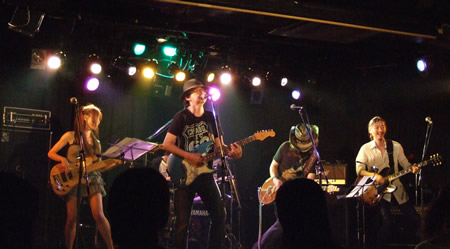 f0036678_22463433.jpg