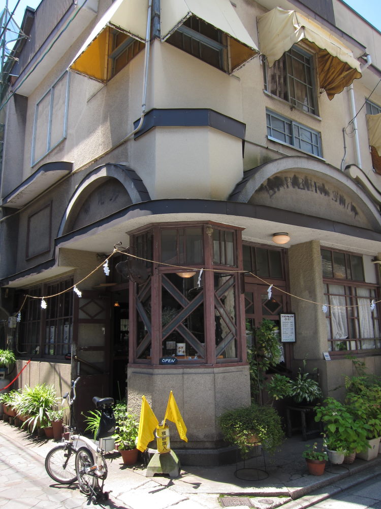 レトロな建物といろいろな時代をほうふつさせる魅力的な路地・鞆の浦(中編）_e0138081_17122353.jpg