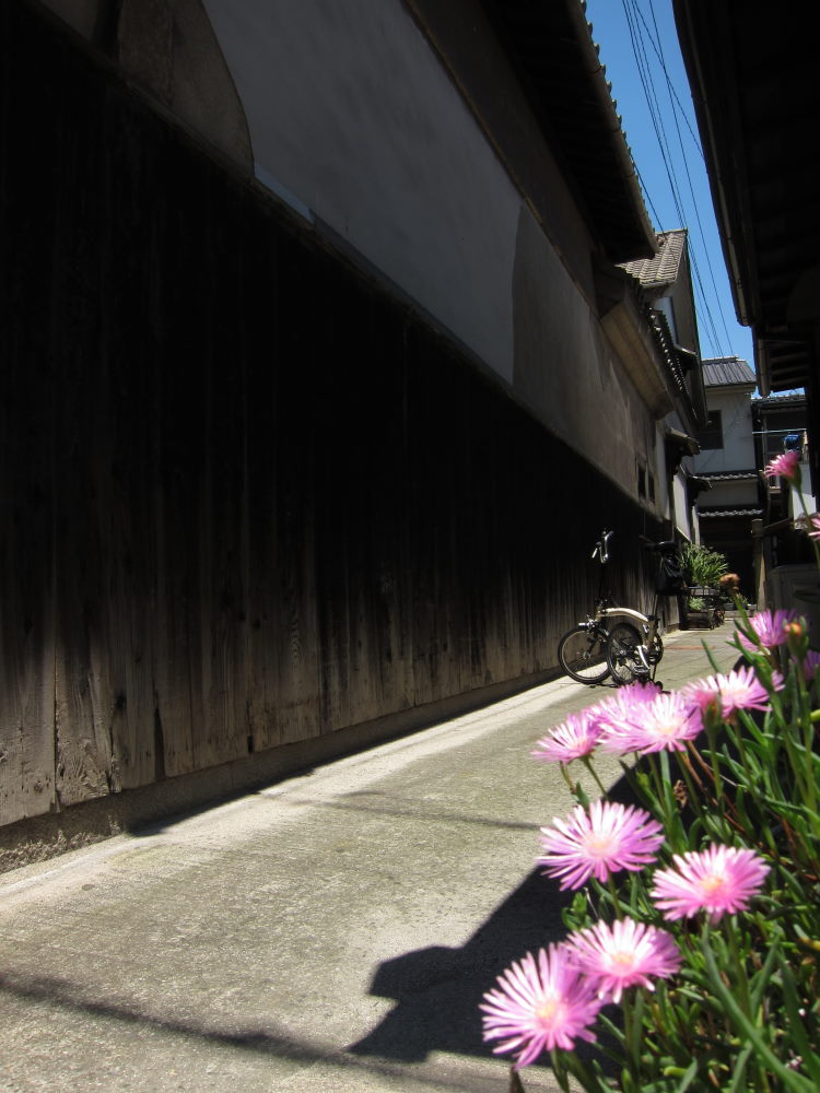 レトロな建物といろいろな時代をほうふつさせる魅力的な路地・鞆の浦(中編）_e0138081_17271867.jpg