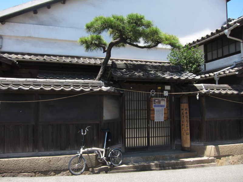 路地から抜け出ると海がまぶしい！ぜひ訪れてほしい町・鞆の浦(後編）_e0138081_18121040.jpg