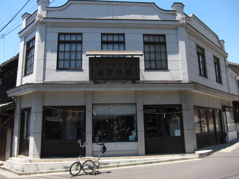 路地から抜け出ると海がまぶしい！ぜひ訪れてほしい町・鞆の浦(後編）_e0138081_184461.jpg