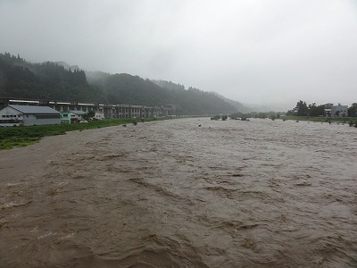 大雨洪水注意報_a0084753_1136542.jpg