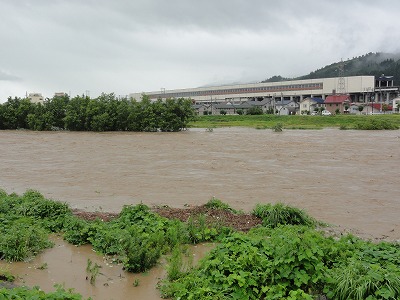 大雨洪水注意報_a0084753_11372238.jpg