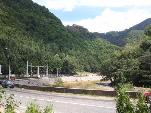 夏のスペシャルツアー　トランスファガラシャンというルーマニアで最も有名な山麓の道路を楽しむ_a0111458_3241420.jpg