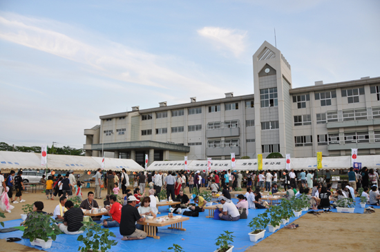 体育館で2ヵ月、教室で2ヵ月_e0171573_2425877.jpg