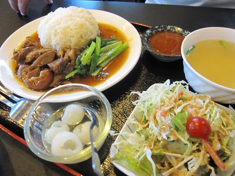 怪しいタイ料理の店_b0019674_433731.jpg