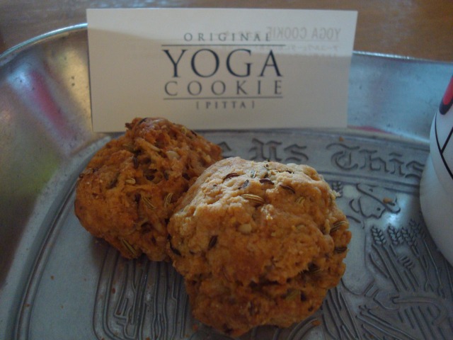 Cafe Eight の YOGA COOKIES_a0135577_10104431.jpg