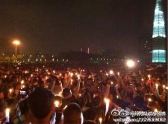 ★【写真+4動画あり】:中国列車衝突事故の顛末総まとめ _a0028694_6321761.jpg