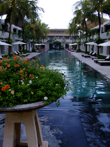 「バリ島2011　クタにあるホテル、ジ・オアシス・クタ」_a0000029_1312100.jpg