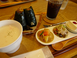 『おむすび+cafe OMU』さん_b0142989_16362345.jpg