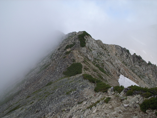 薬師岳〜五色ヶ原〜立山縦走（初日）_d0242696_1184997.jpg