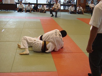 中体連県大会柔道競技の部で優勝し,全国大会出場!!_d0010630_23102045.jpg